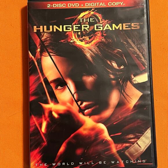 The Hunger Games - Featuring Jennifer Lawrence - DVD - Tested - Picture 1 of 4